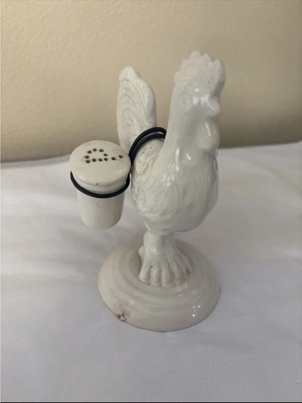 Vintage pottery, barn ceramic White Rooster Salt Pepper Shakers Set Farmhouse